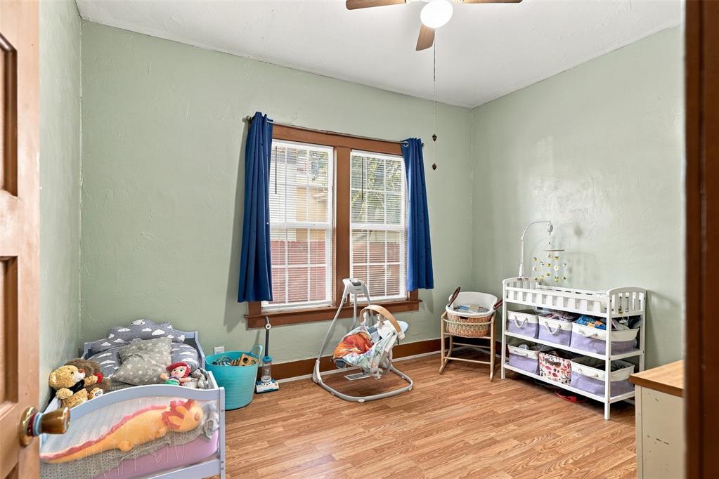 906 S Barker Avenue Property Photo 18