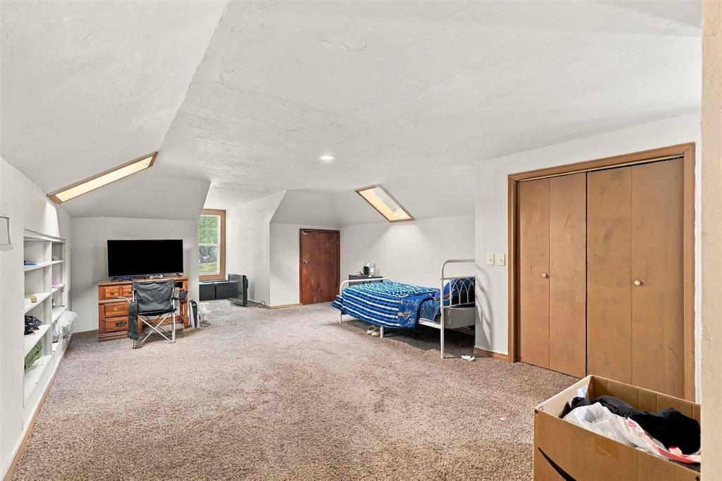 906 S Barker Avenue Property Photo 19