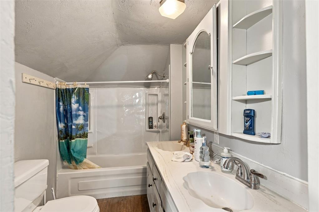 906 S Barker Avenue Property Photo 21