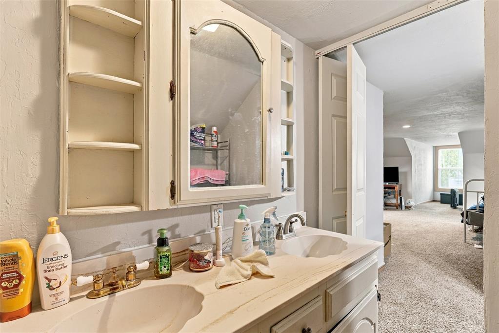 906 S Barker Avenue Property Photo 22