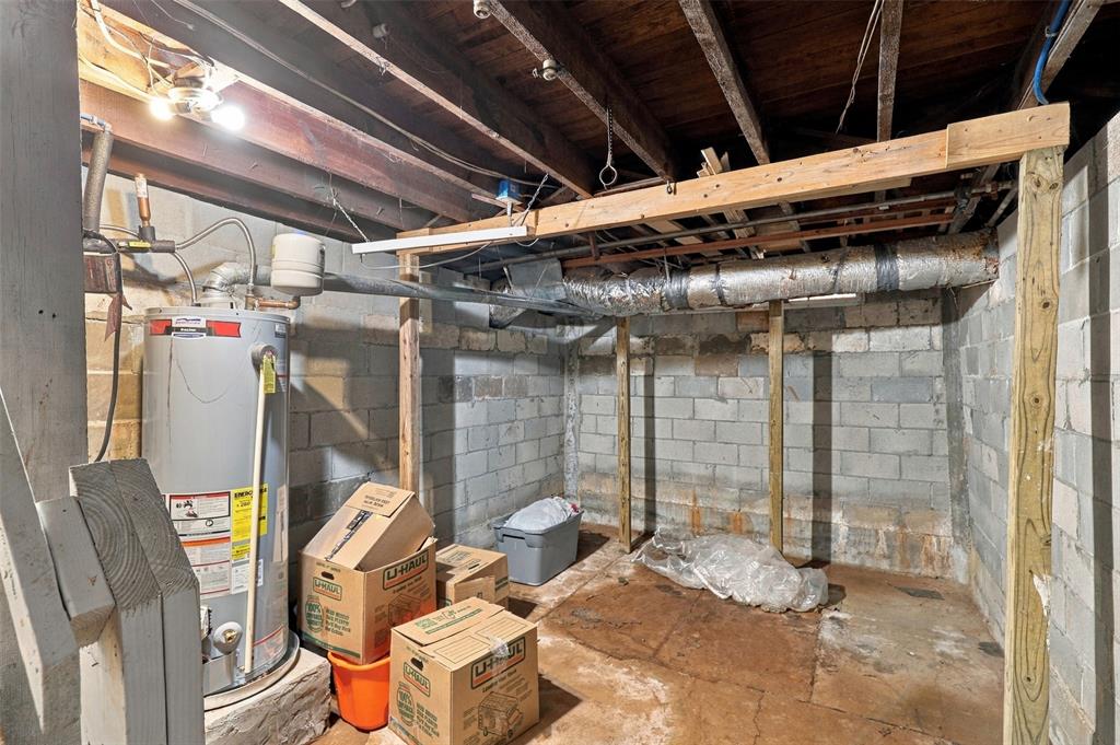 906 S Barker Avenue Property Photo 23