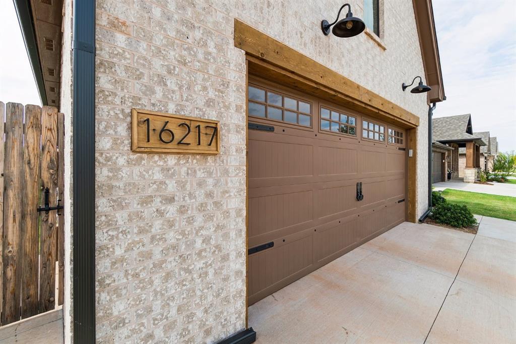 16217 Blackberry Farm Road Property Photo 4