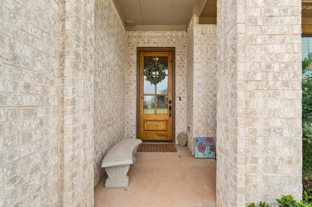 16217 Blackberry Farm Road Property Photo 5