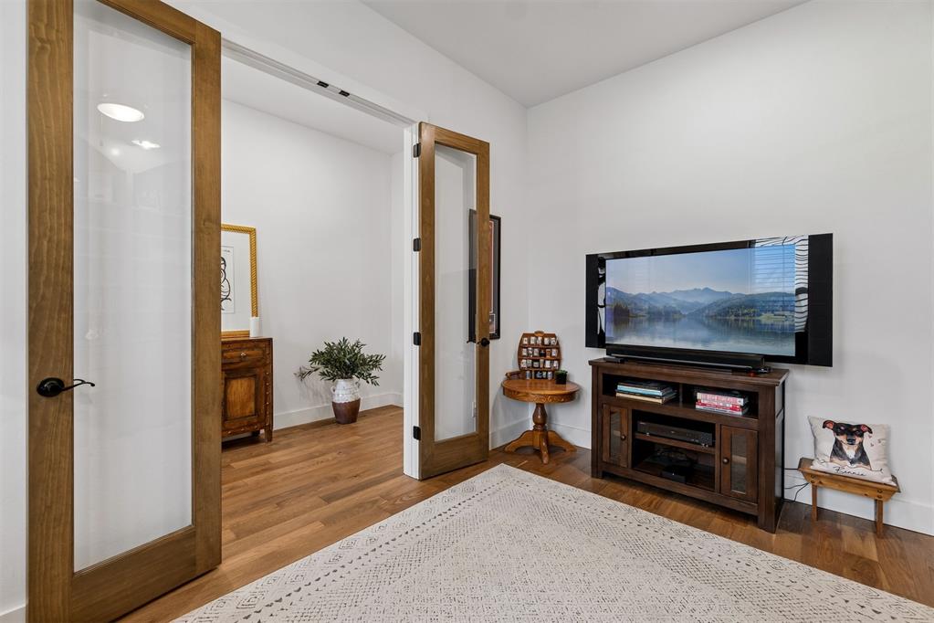 16217 Blackberry Farm Road Property Photo 8
