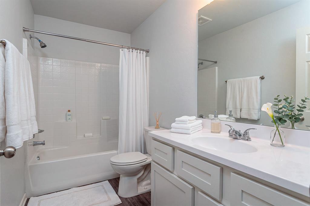 10017 Wessex Drive Property Photo 14