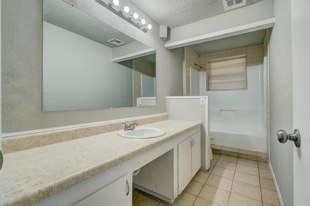 11701 Jeffery Road Property Photo 11