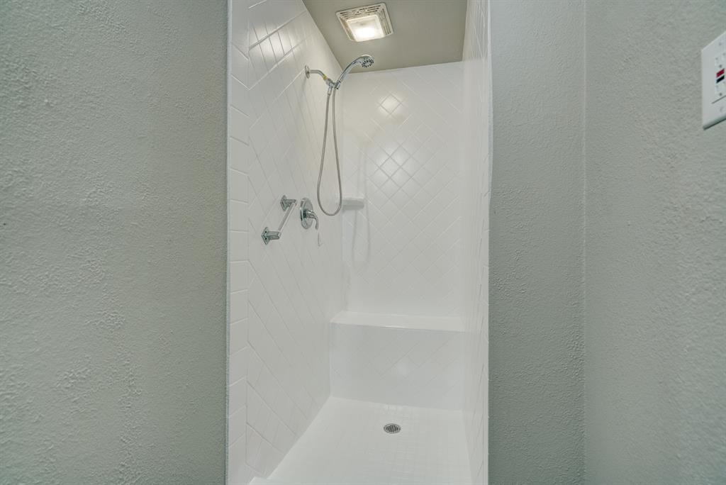 11701 Jeffery Road Property Photo 17