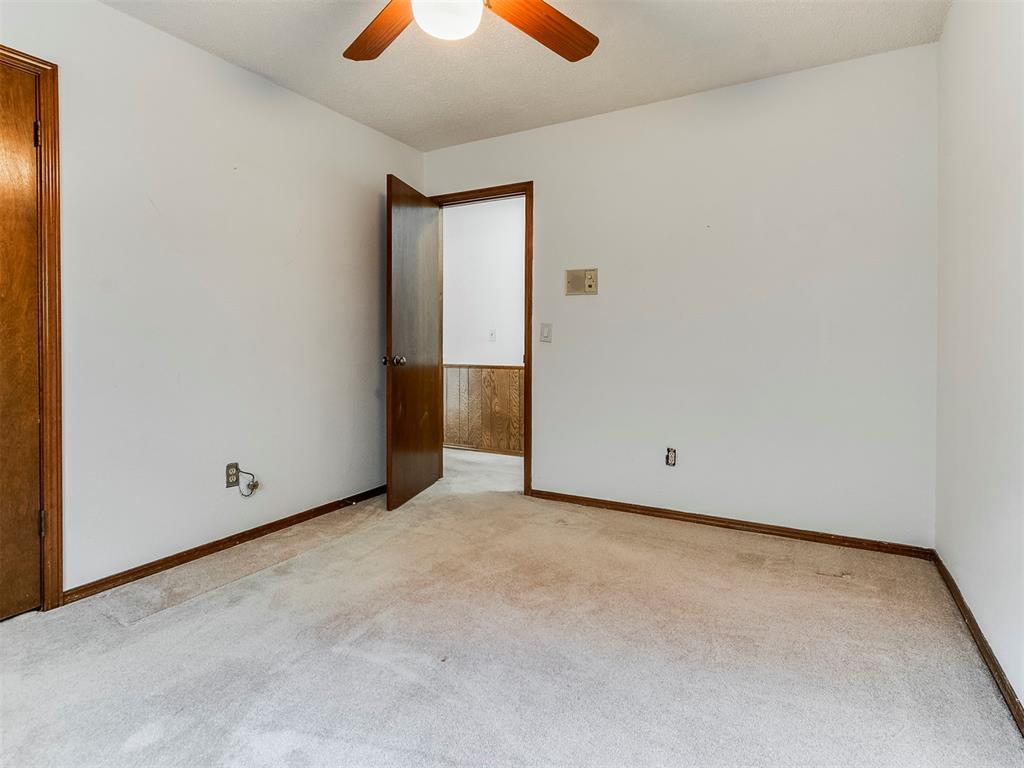 709 Wood Crest Street Property Photo 9