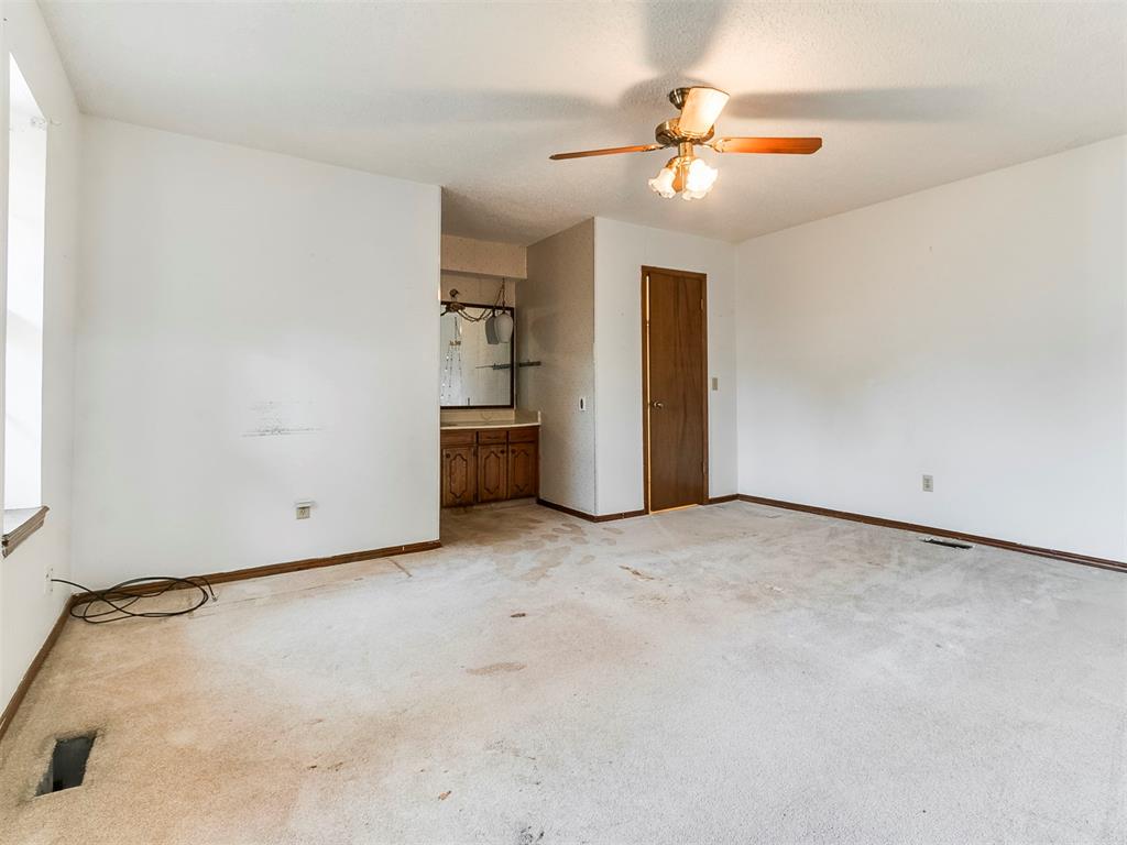 709 Wood Crest Street Property Photo 10