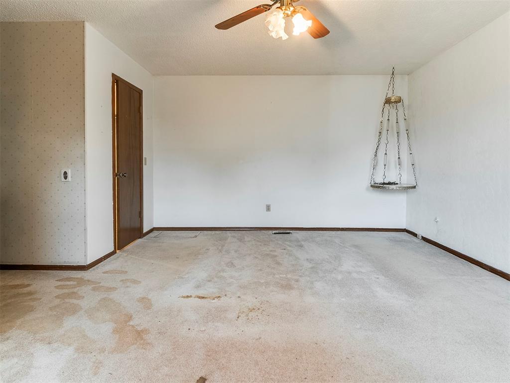 709 Wood Crest Street Property Photo 11