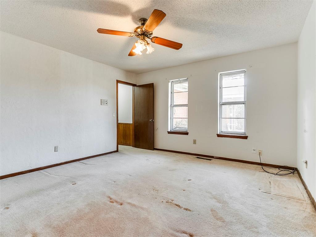709 Wood Crest Street Property Photo 13