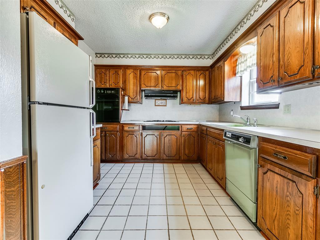 709 Wood Crest Street Property Photo 24