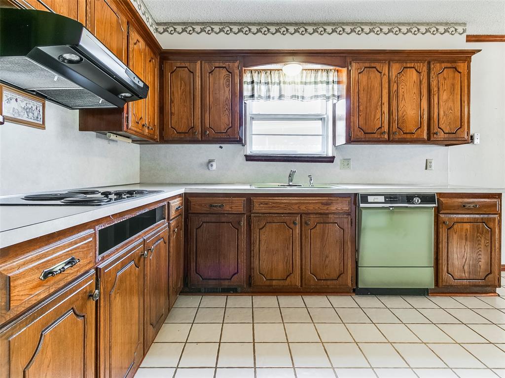 709 Wood Crest Street Property Photo 26