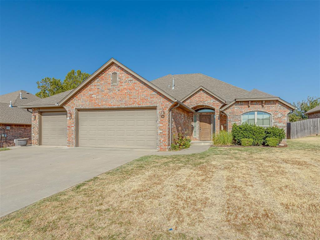 529 Whispering Oaks Boulevard Property Photo 1
