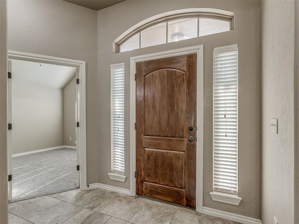 529 Whispering Oaks Boulevard Property Photo 4