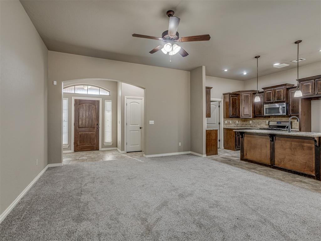 529 Whispering Oaks Boulevard Property Photo 6