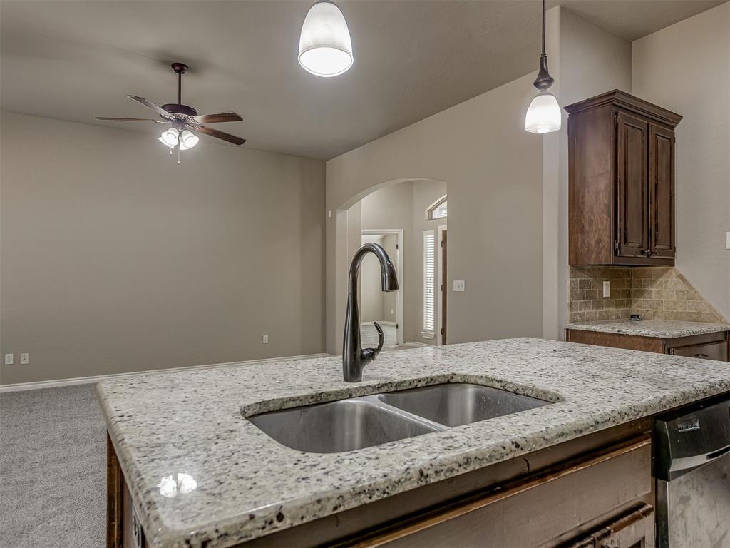 529 Whispering Oaks Boulevard Property Photo 12