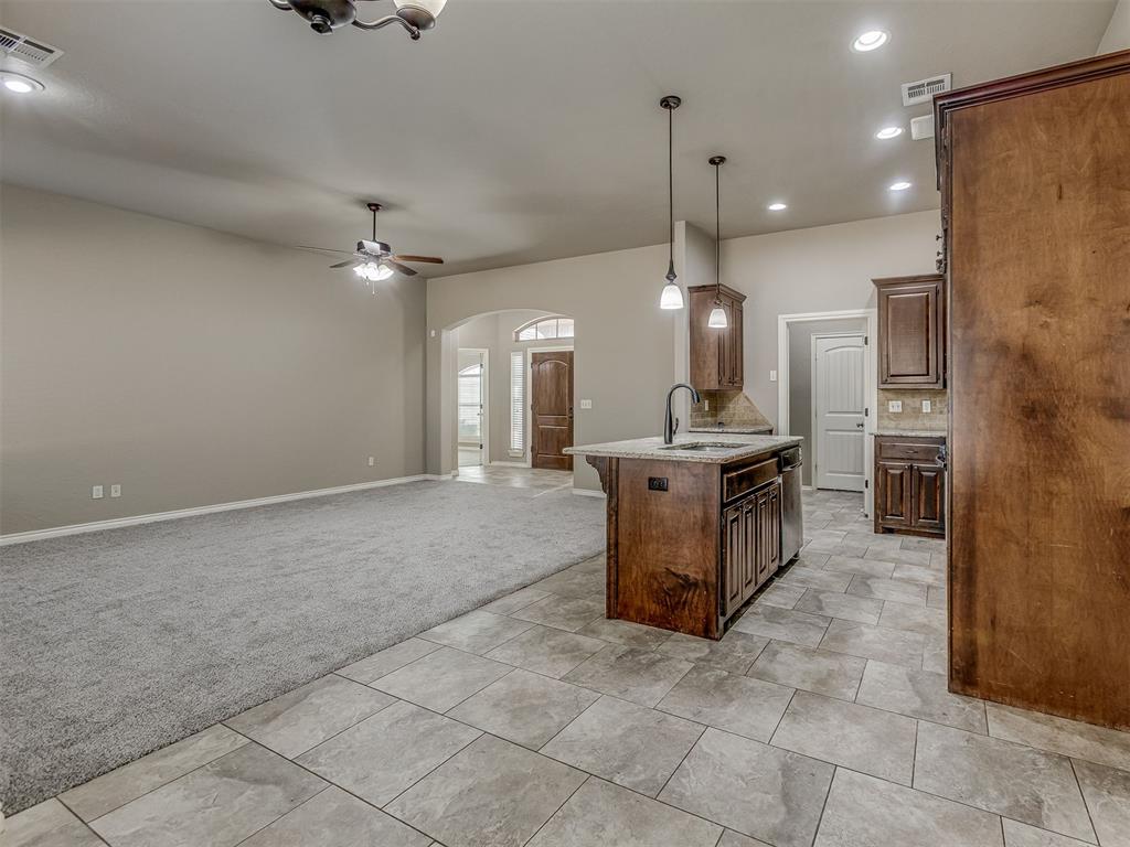 529 Whispering Oaks Boulevard Property Photo 15