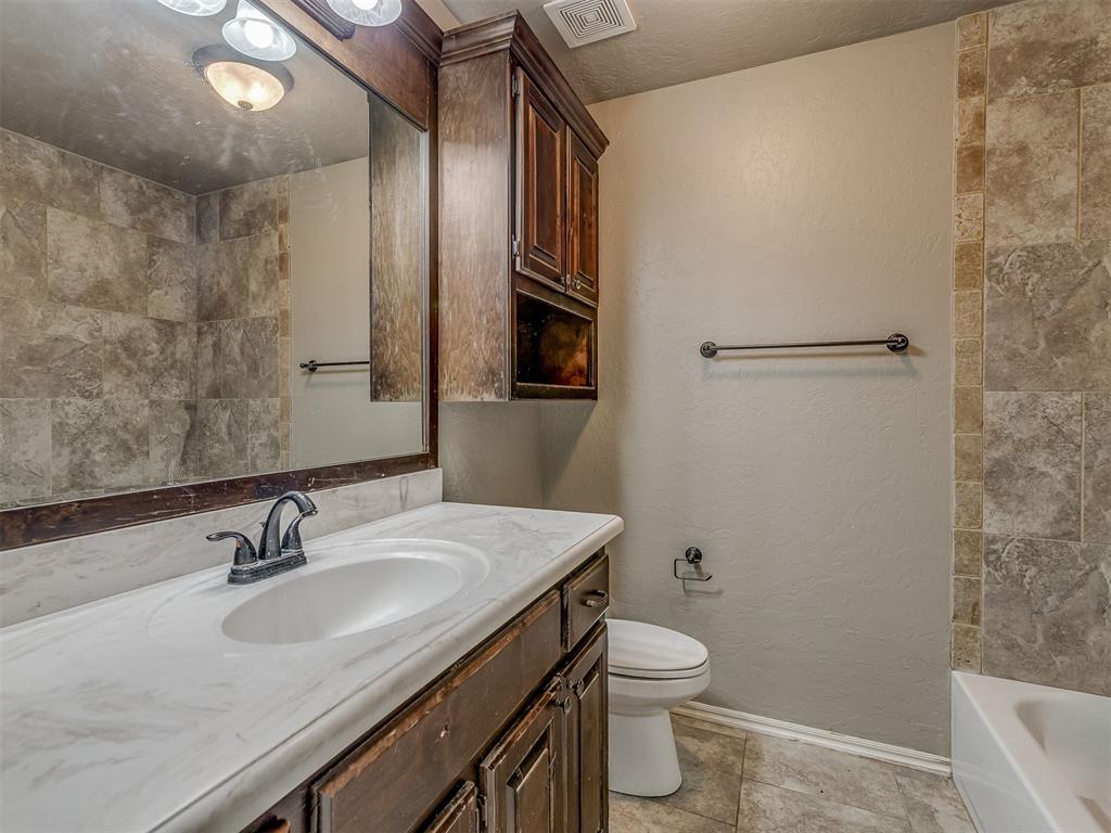 529 Whispering Oaks Boulevard Property Photo 32