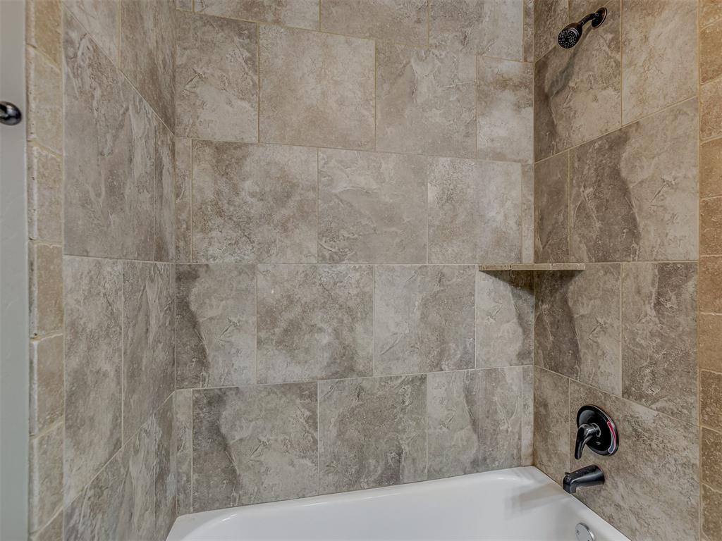 529 Whispering Oaks Boulevard Property Photo 34