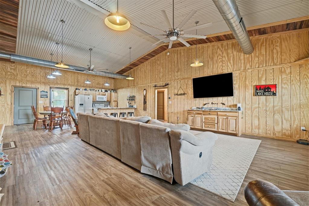 14721 Hwy 44a Property Photo 3