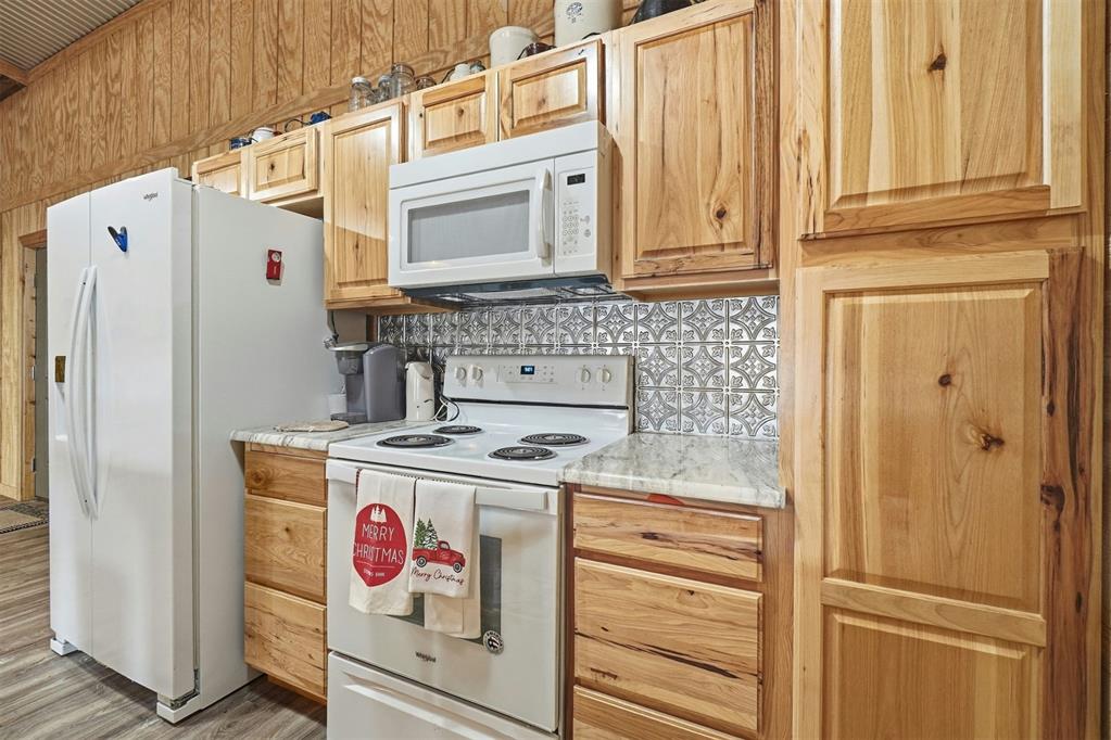 14721 Hwy 44a Property Photo 11