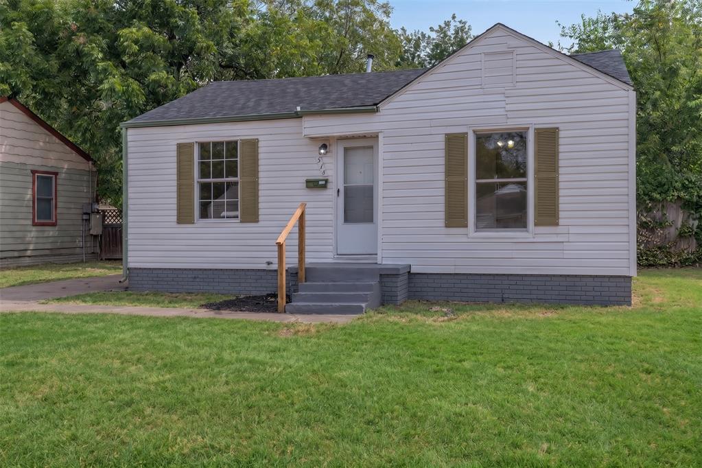 514 E Rickenbacker Drive Property Photo 1