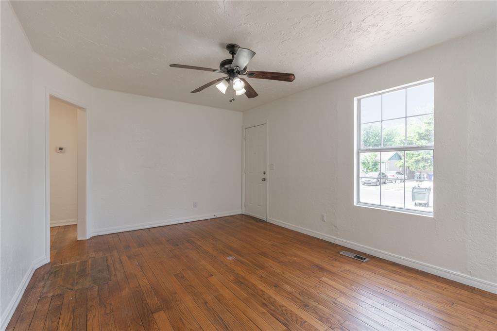 514 E Rickenbacker Drive Property Photo 5