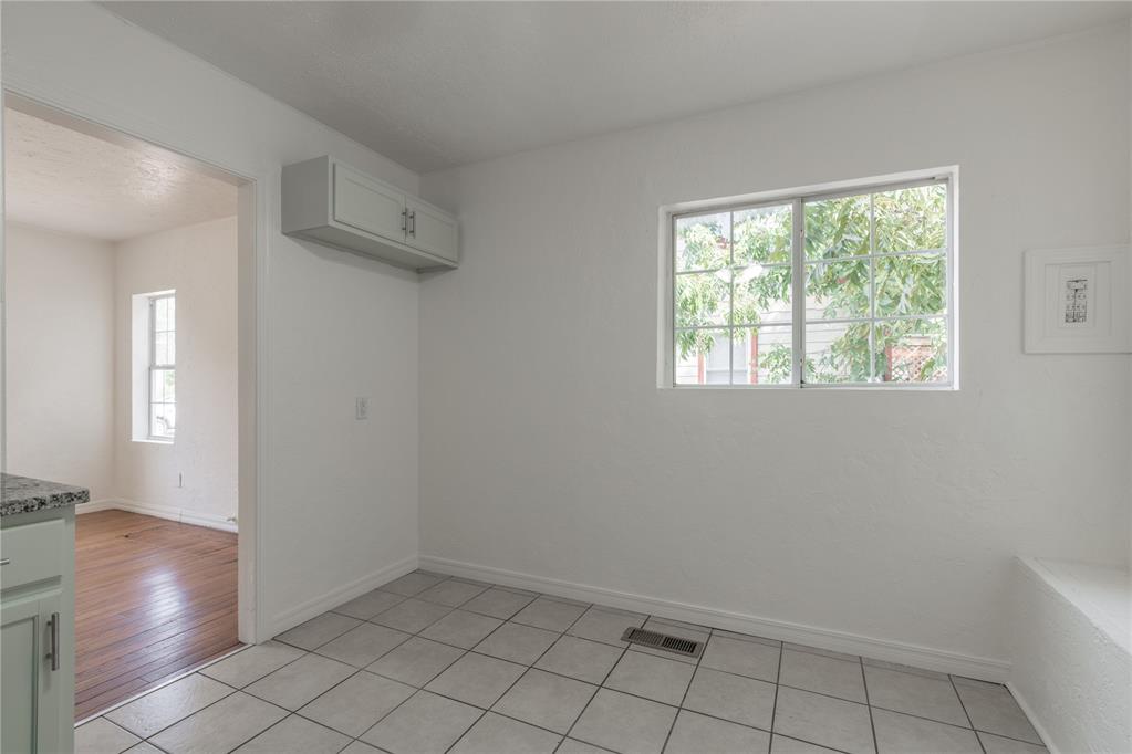 514 E Rickenbacker Drive Property Photo 11