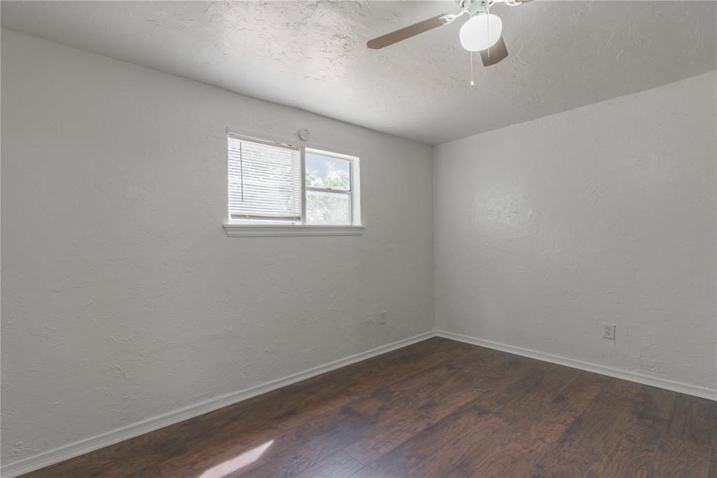 514 E Rickenbacker Drive Property Photo 12