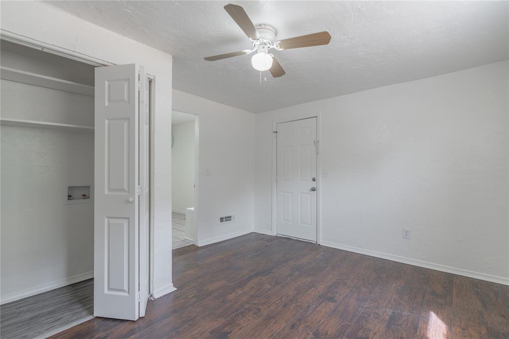 514 E Rickenbacker Drive Property Photo 14