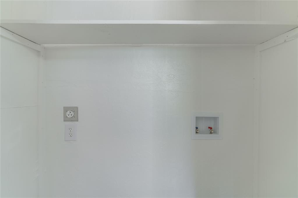 514 E Rickenbacker Drive Property Photo 15