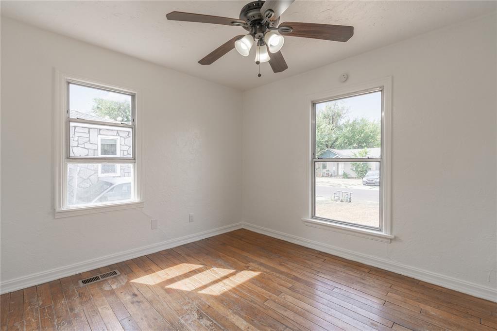 514 E Rickenbacker Drive Property Photo 16