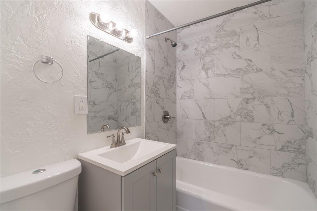 514 E Rickenbacker Drive Property Photo 19