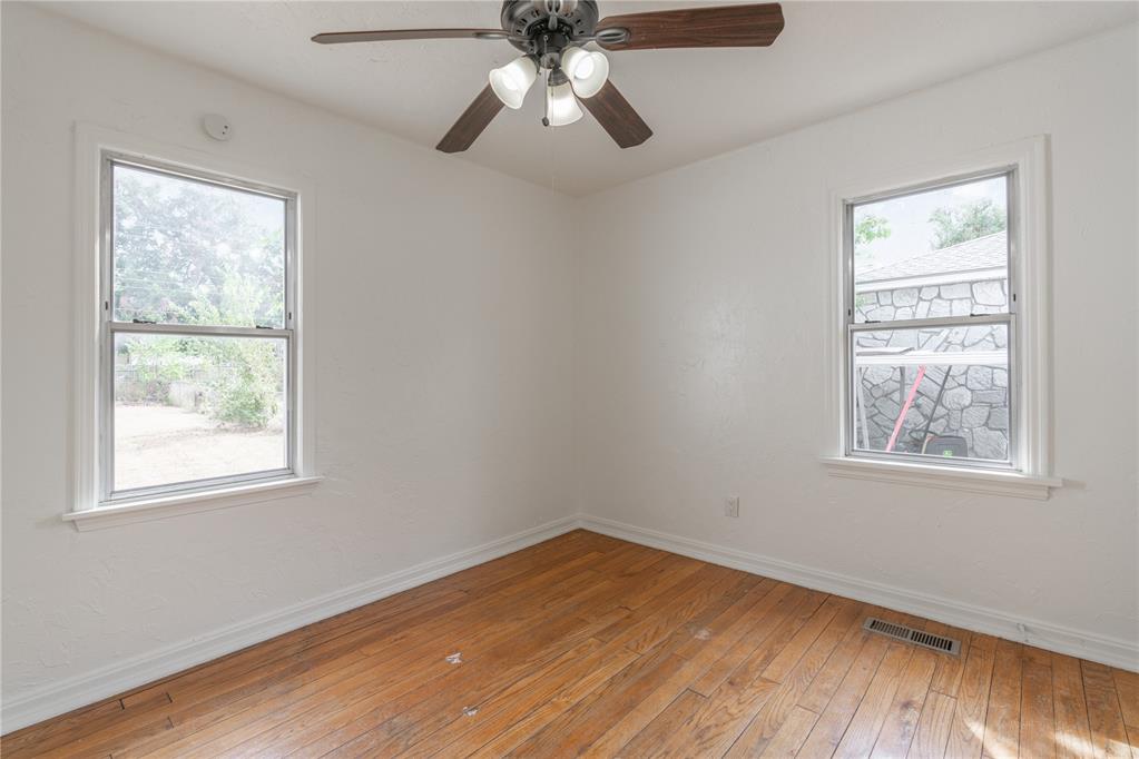 514 E Rickenbacker Drive Property Photo 21
