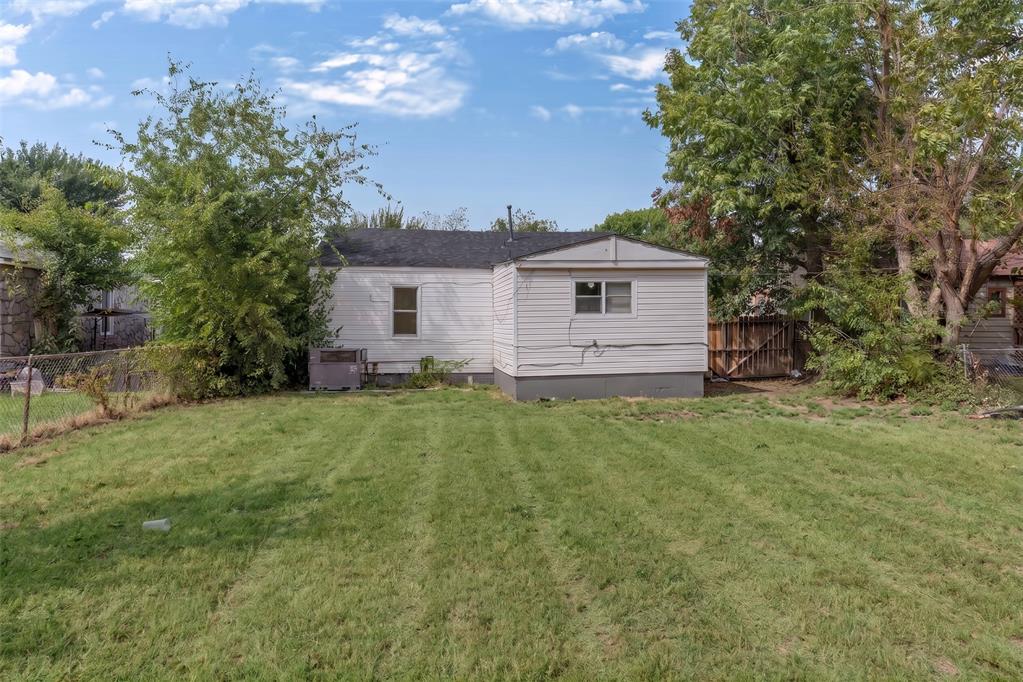 514 E Rickenbacker Drive Property Photo 24