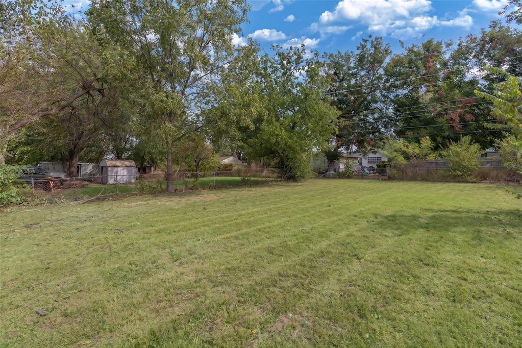 514 E Rickenbacker Drive Property Photo 25