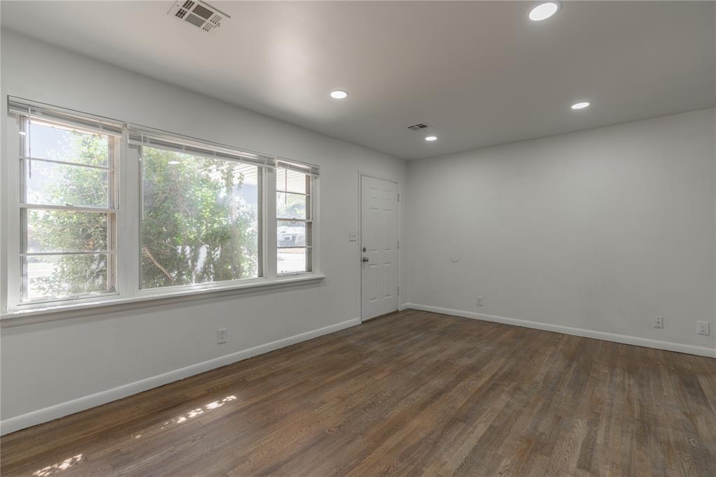 1531 Camden Way Property Photo 4