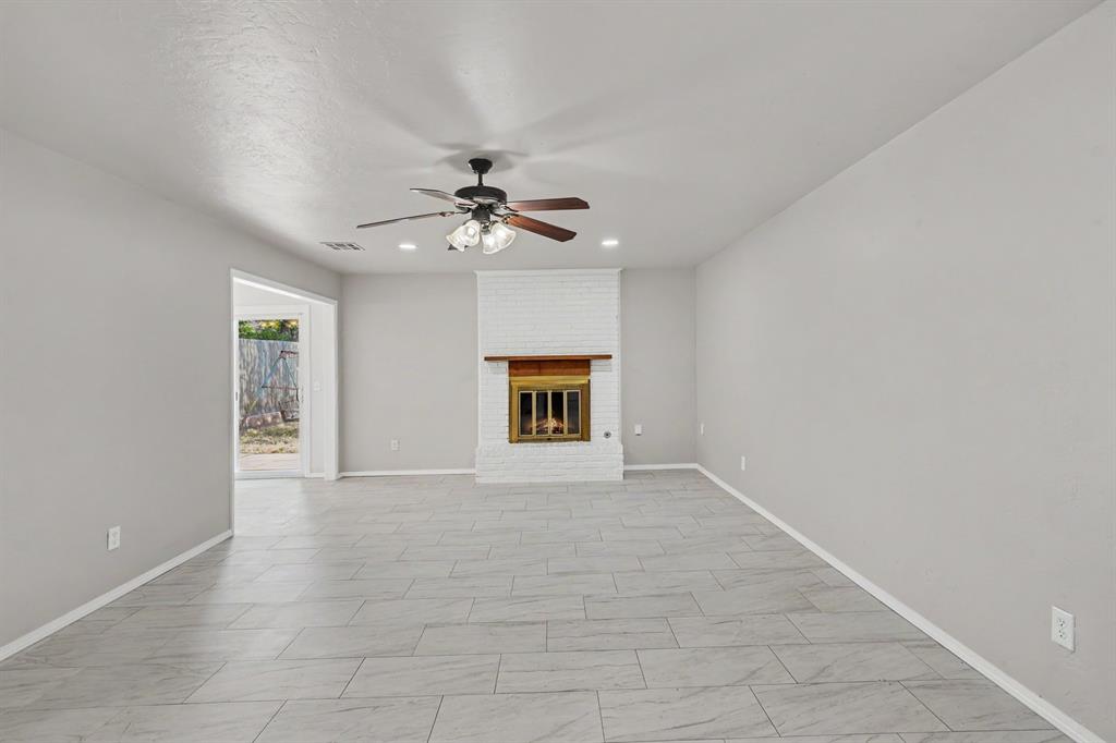 1716 N Fordson Avenue Property Photo 3