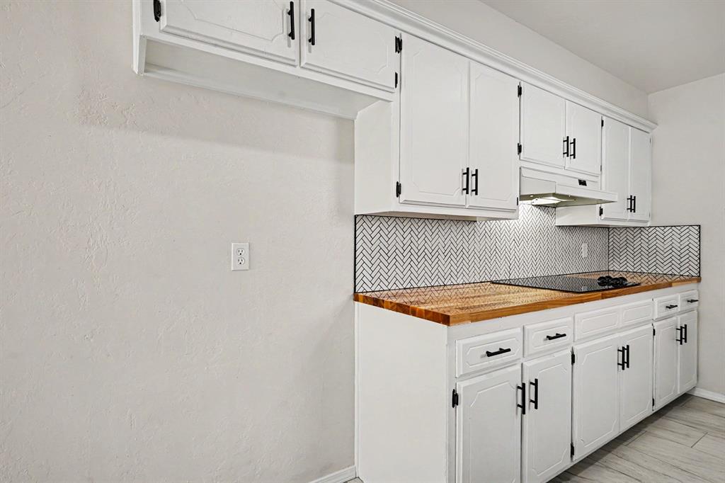 1716 N Fordson Avenue Property Photo 9