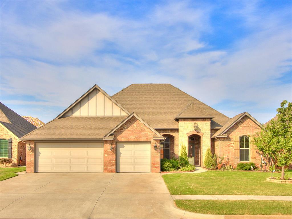 3909 Carmona Lakes Drive Property Photo 1
