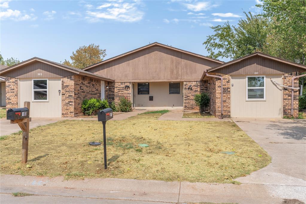 203 Windsor Way Property Photo 1