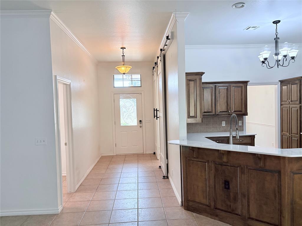 1250935 Property Photo 3