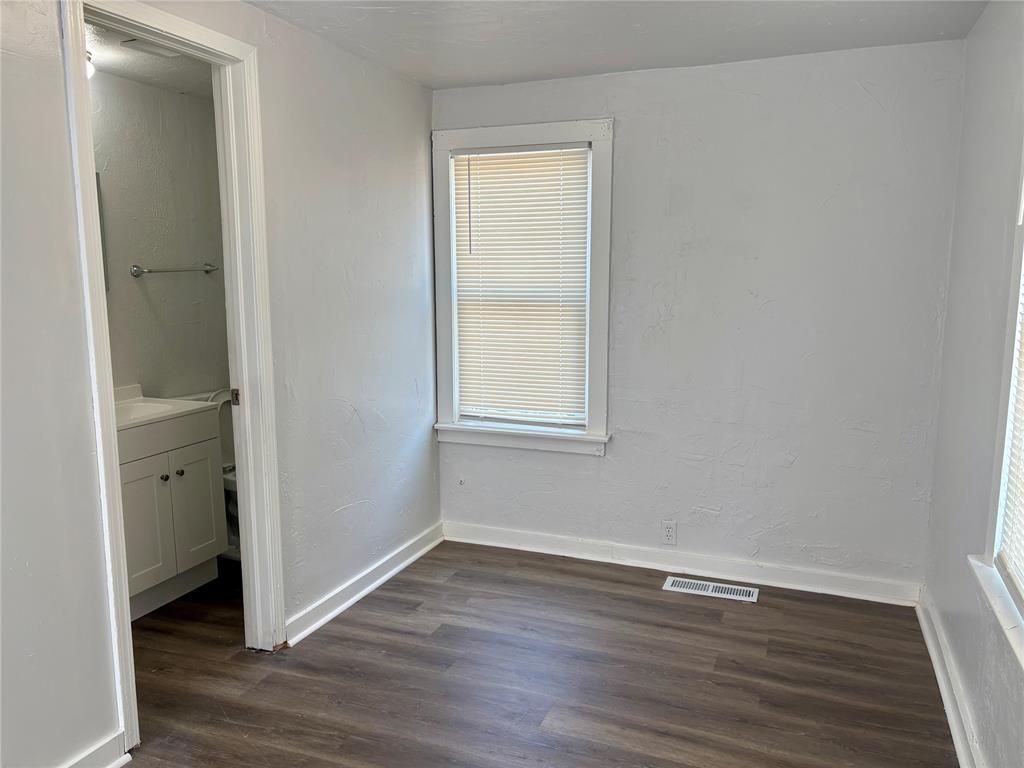 1250939 Property Photo 2