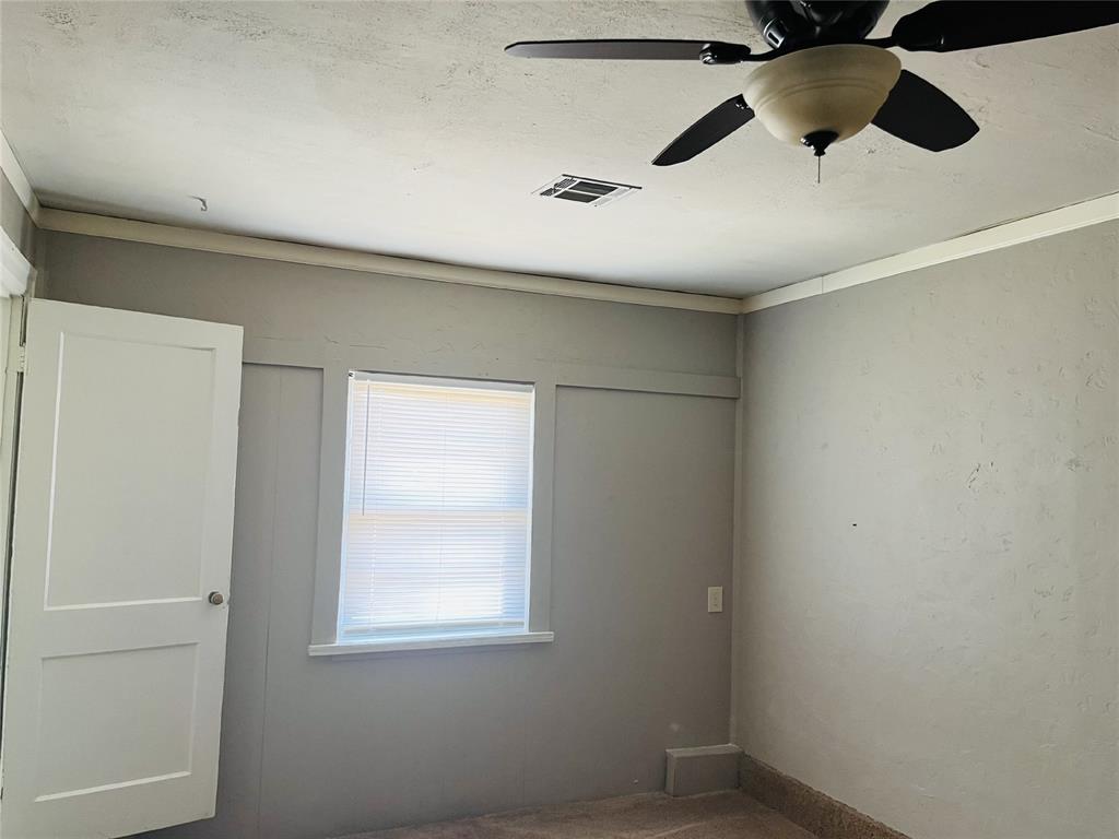3029 W Fairfield Avenue Property Photo 6