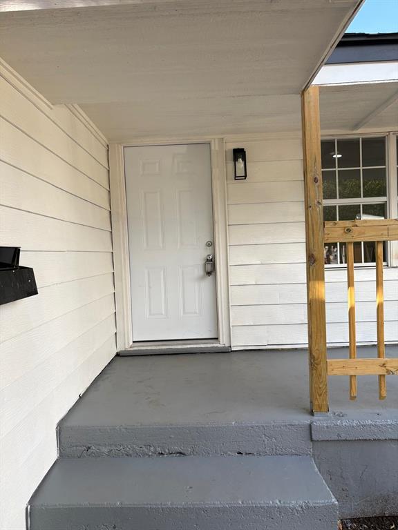 1813 Nw Pollard Avenue Property Photo 4