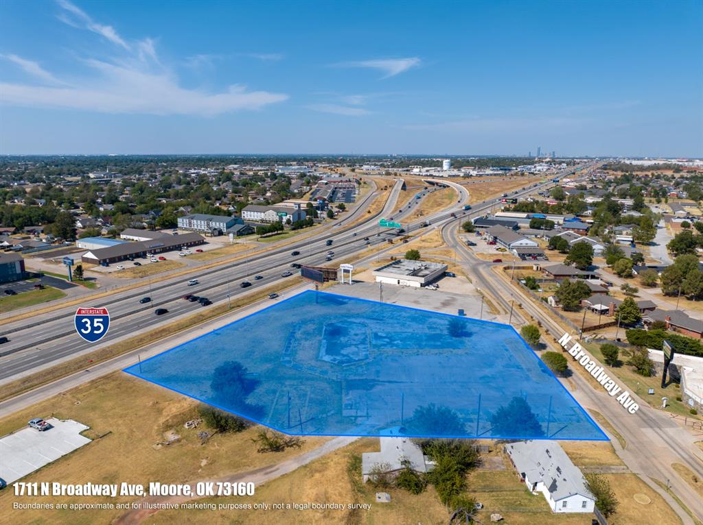 1711 N Broadway Avenue Property Photo 1