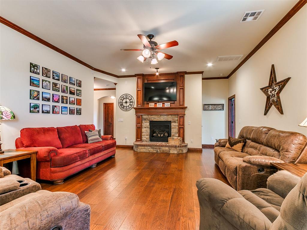 1670 Meadow Creek Circle Property Photo 8