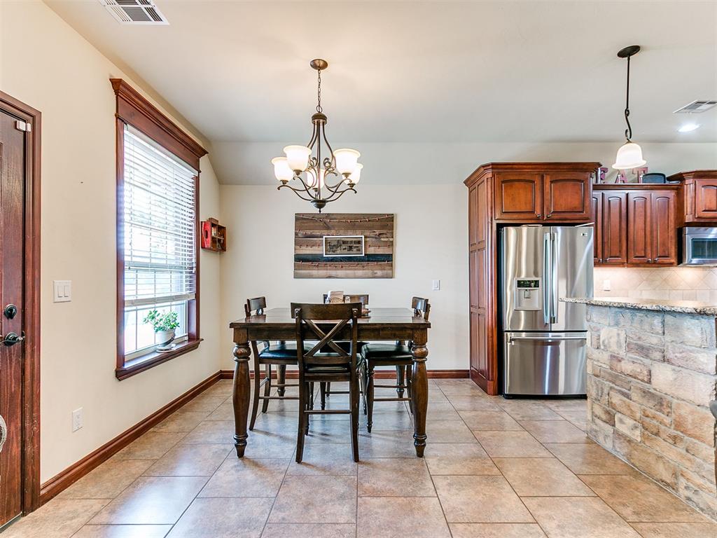 1670 Meadow Creek Circle Property Photo 9