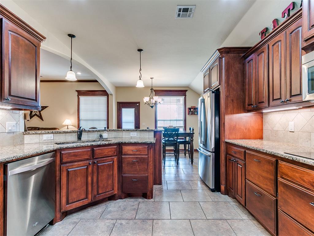 1670 Meadow Creek Circle Property Photo 15